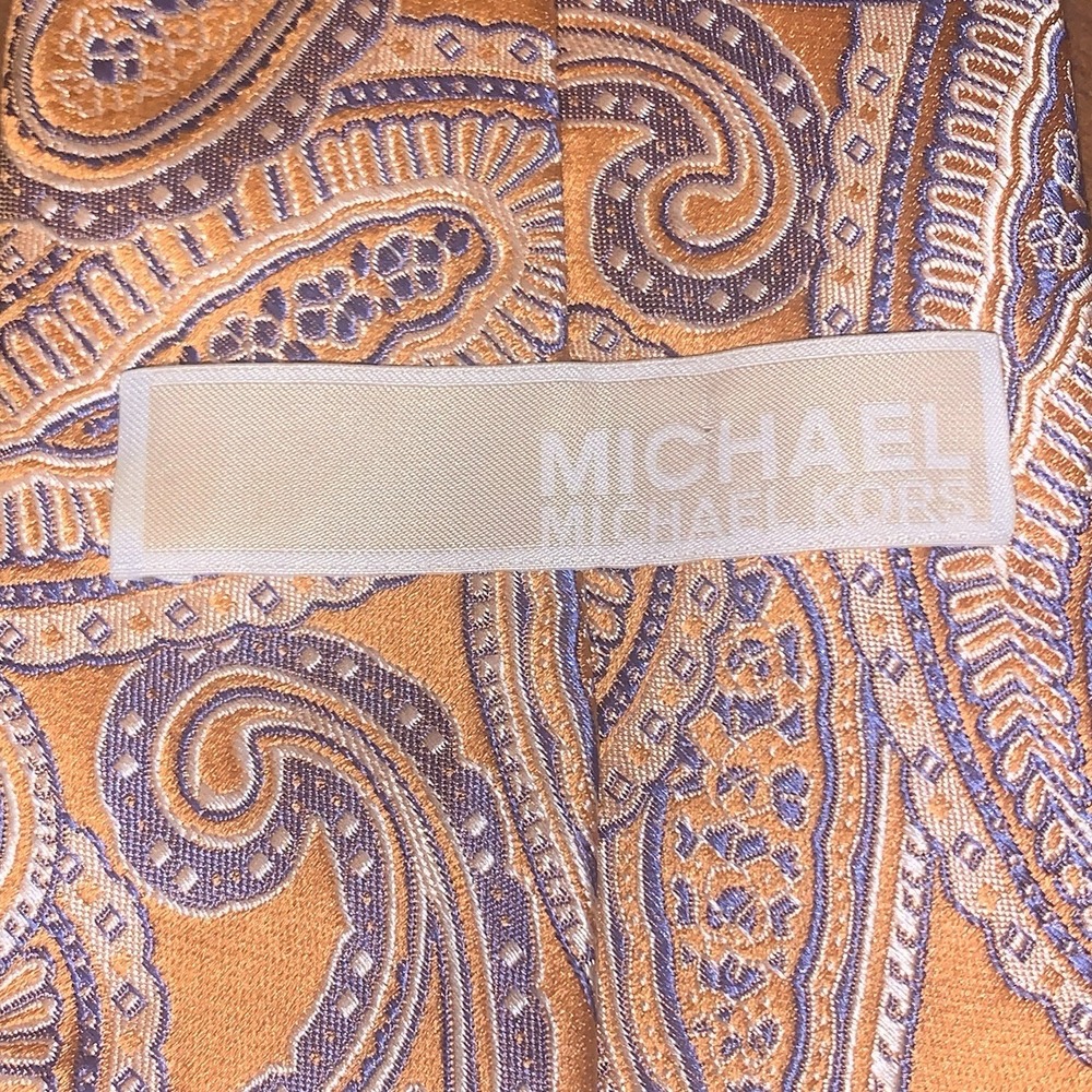 Michael Michael Kors 100% Silk Men's Neck Tie Paisley Peachy Gold 58" X 3 1/4" - Picture 2 of 4